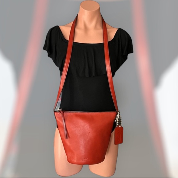 Vintage Coach Leather Crossbody Shoulder Bag. - Picture 2 of 8